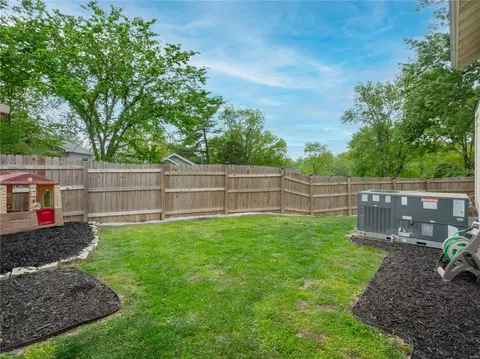 Exterior - 414 Echo Hill Dr, Ballwin, MO 63021 photo 6 of 11