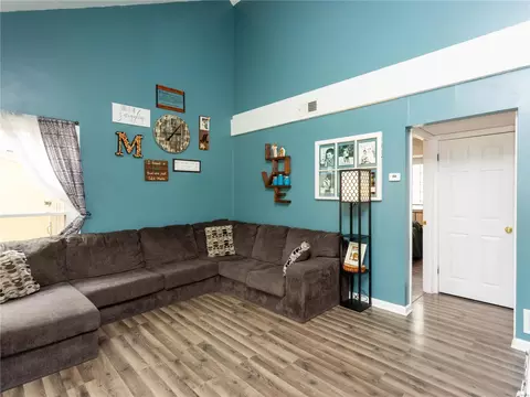 Living - 414 Echo Hill Dr, Ballwin, MO 63021 photo 1 of 2