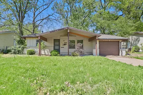 11039 Landseer Dr, Saint Louis, MO 63136