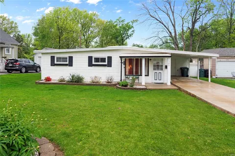 1305 Simmons Ave, Saint Louis, MO 63122