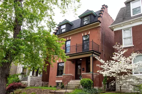 3534 Pestalozzi St, Saint Louis, MO 63118