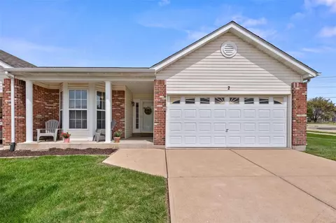 2 Twelve Oaks Ct #9D, Saint Peters, MO 63376