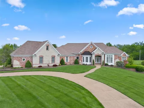 157 Bless Us Dr W, Wentzville, MO 63385