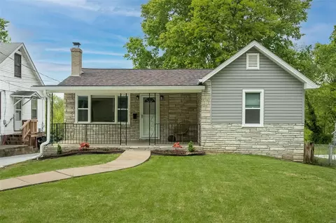1553 Salerno Dr, Saint Louis, MO 63133