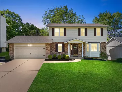 1217 Amberglen Dr, Saint Peters, MO 63376