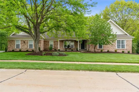 17606 Lasiandra Dr, Wildwood, MO 63005