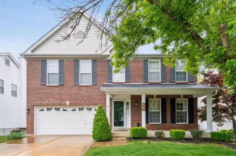 394 Buckhurst Dr, Ballwin, MO 63021