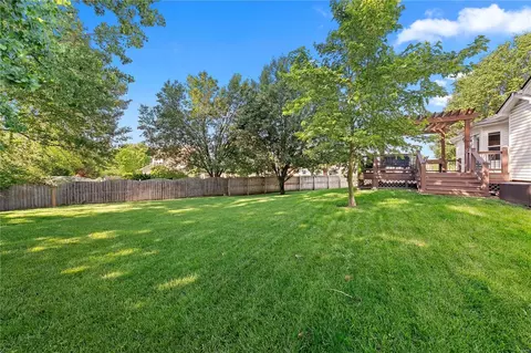 8 Shaker Leg Ct, O'fallon, MO 63366 photo 3