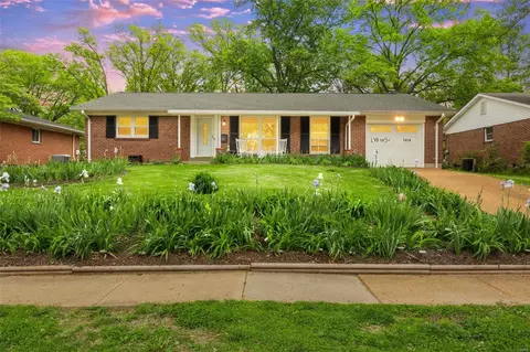 1414 Ruth Dr, Saint Louis, MO 63122