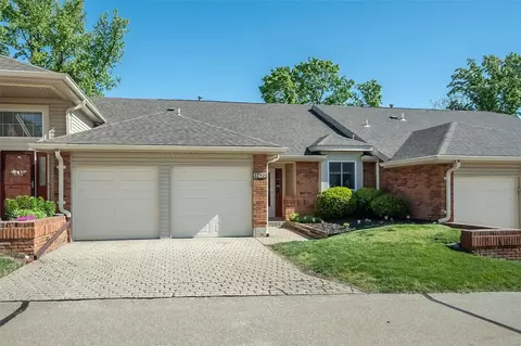 12921 Springdale Village Dr, Saint Louis, MO 63146