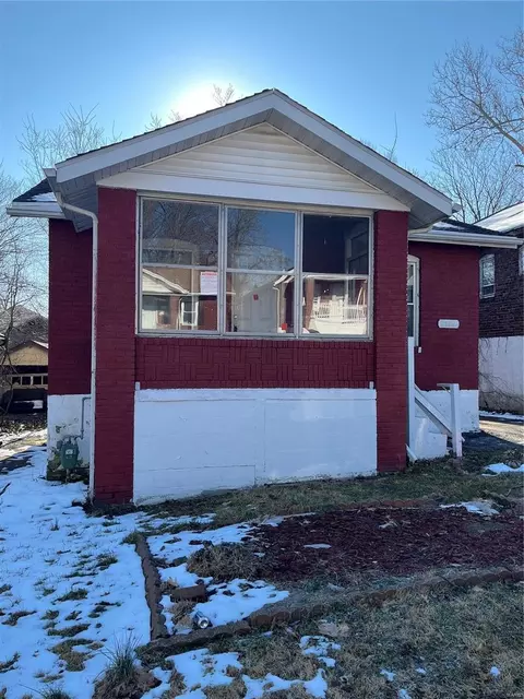 2144 69th St, Saint Louis, MO 63121
