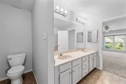Bath - 740 Woodside Trails Dr #203, Ballwin, MO 63021 photo 2 of 3