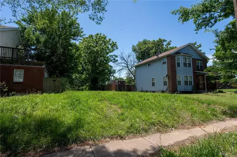 3940 Page Blvd, Saint Louis, MO 63113