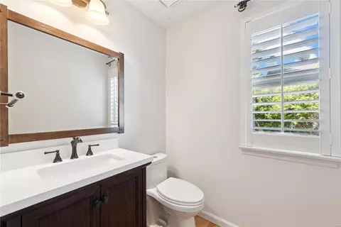 Bath - 1215 Richland Meadows Dr, Ballwin, MO 63021 photo 1 of 4