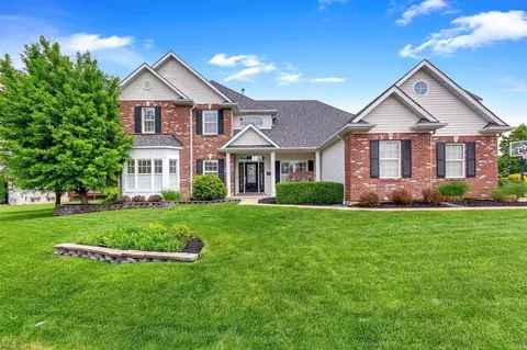 2220 Fenway Farms Trl, Fenton, MO 63026