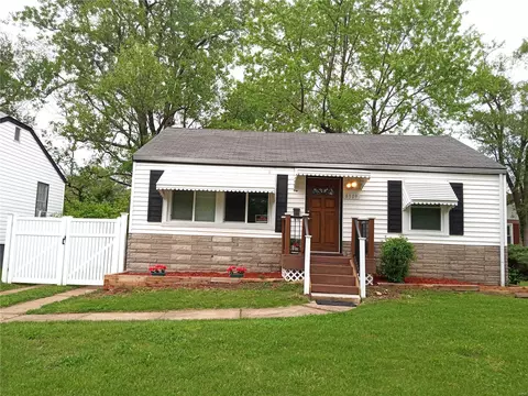 8309 Whitewater Dr, Saint Louis, MO 63134