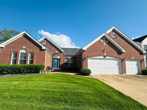 1169 Nooning Tree Dr, Chesterfield, MO 63017