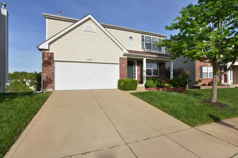 4320 Northpoint Cir, Saint Louis, MO 63129