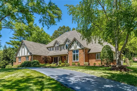 7 Conway Village Ct, Saint Louis, MO 63141