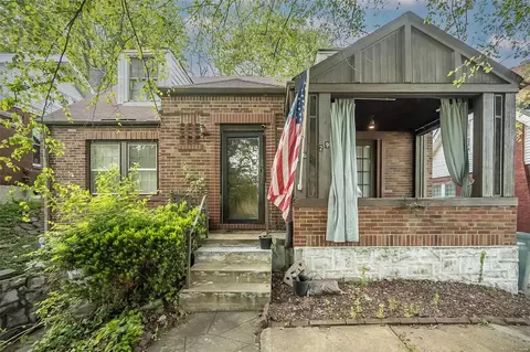 3629 Pine Grove Ave, Saint Louis, MO 63121