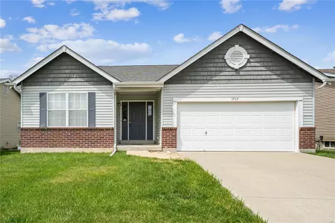 1915 Briarfield Dr, Lake Saint Louis, MO 63367