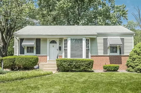6 Regina Ct, Florissant, MO 63031