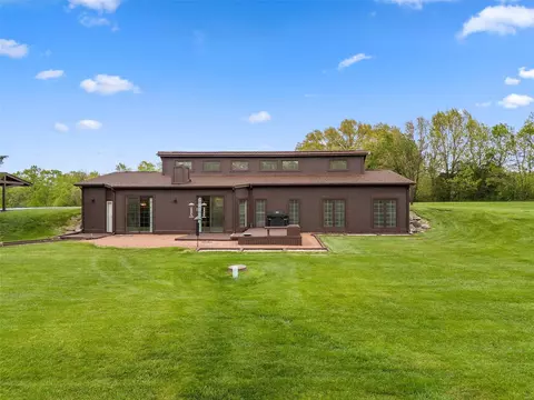 3234 Wild Horse Dr, Foristell, MO 63348