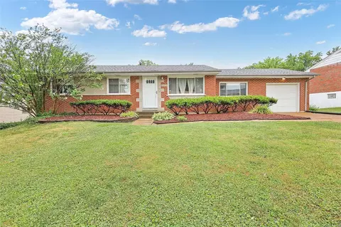 9622 Arno Dr, Saint Louis, MO 63123
