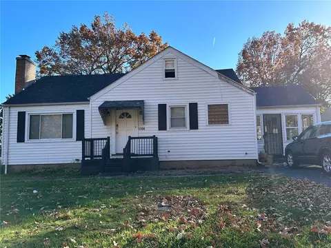 1106 Trampe Ave, Saint Louis, MO 63138