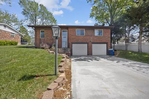 74 Willow Way, Saint Charles, MO 63304