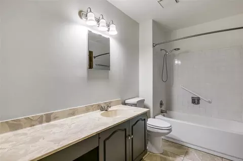 Bath - 1577 Autumn Leaf Dr, Ballwin, MO 63021 photo 1 of 2