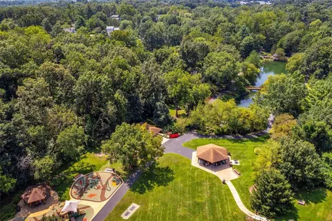 View/Area - 1577 Autumn Leaf Dr, Ballwin, MO 63021 photo 2 of 2