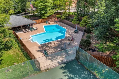 Exterior - 1577 Autumn Leaf Dr, Ballwin, MO 63021 photo 10 of 10
