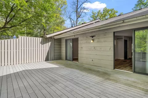 Exterior - 1577 Autumn Leaf Dr, Ballwin, MO 63021 photo 3 of 10