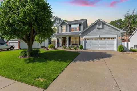 1984 Timberwood Crossing Dr, Florissant, MO 63031