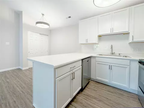 Kitchen - 1329 Prospect Village Ln #E, Ballwin, MO 63021 photo 2 of 4