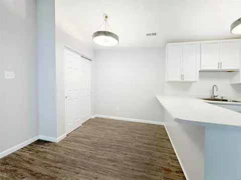 Dining - 1329 Prospect Village Ln #E, Ballwin, MO 63021 photo 2 of 2