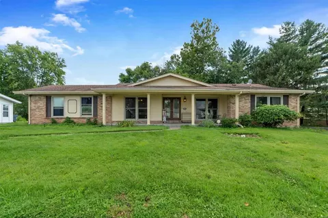 11162 Crickett Hill Dr, Saint Louis, MO 63146