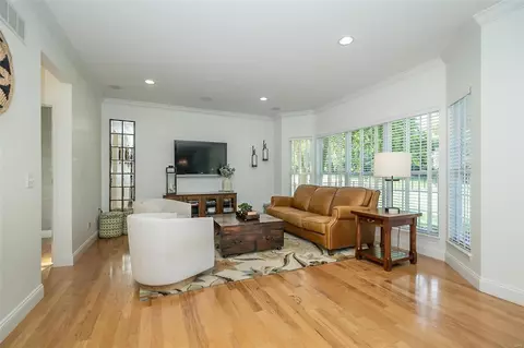 Living - 164 Point Lansing Cir, Ballwin, MO 63021 photo 3 of 4