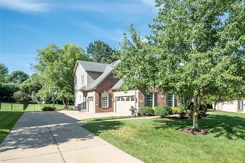 Exterior - 164 Point Lansing Cir, Ballwin, MO 63021 photo 3 of 12