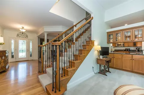 Entry Way - 164 Point Lansing Cir, Ballwin, MO 63021 photo 3 of 3