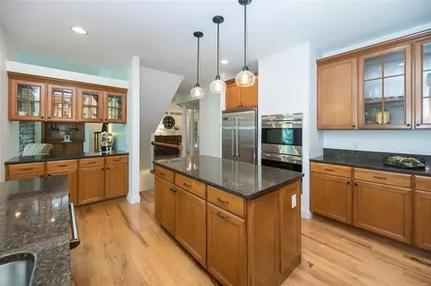 Kitchen - 164 Point Lansing Cir, Ballwin, MO 63021 photo 2 of 2