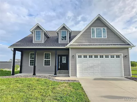 1114 Indian Ct, Lebanon, IL 62254
