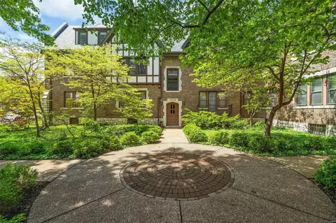 7629 Wydown Blvd #2S, Saint Louis, MO 63105