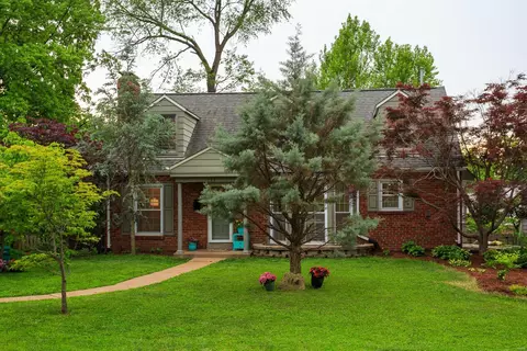114 Tulip Dr, Saint Louis, MO 63119