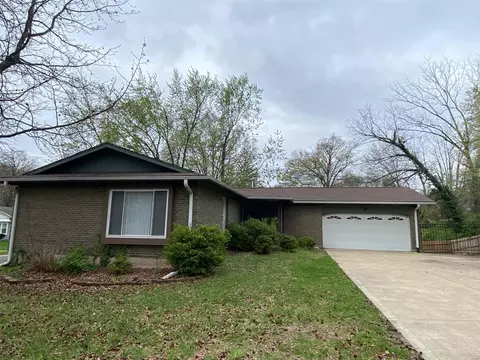 12423 Partridge Run Dr, Florissant, MO 63033