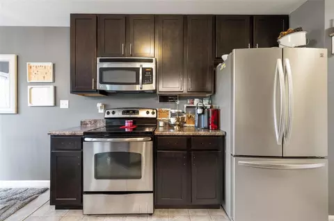 Kitchen - 1336 Commons Cir, Cottleville, MO 63304 photo 9 of 9