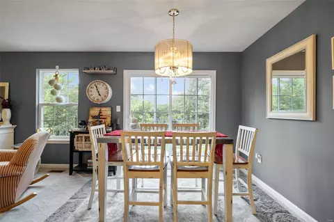 Dining - 1336 Commons Cir, Cottleville, MO 63304 photo 4 of 4