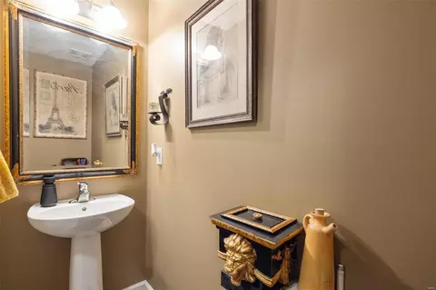 Bath - 1336 Commons Cir, Cottleville, MO 63304 photo 1 of 7