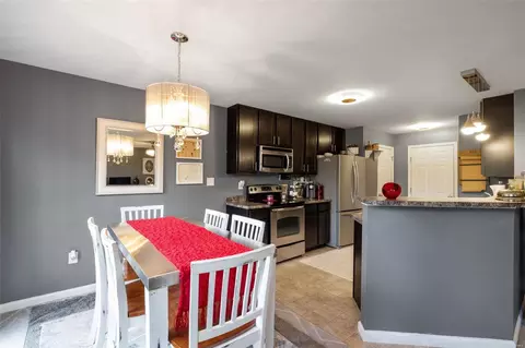 Kitchen - 1336 Commons Cir, Cottleville, MO 63304 photo 2 of 9